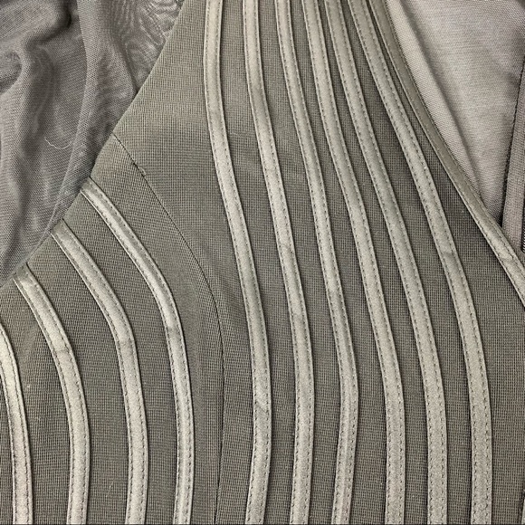 GILANI Black Long Sleeve V-Neck Sheer Top - Picture 3 of 11